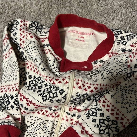 Burt’s Bee Baby holiday fam jams - Picture 3 of 4